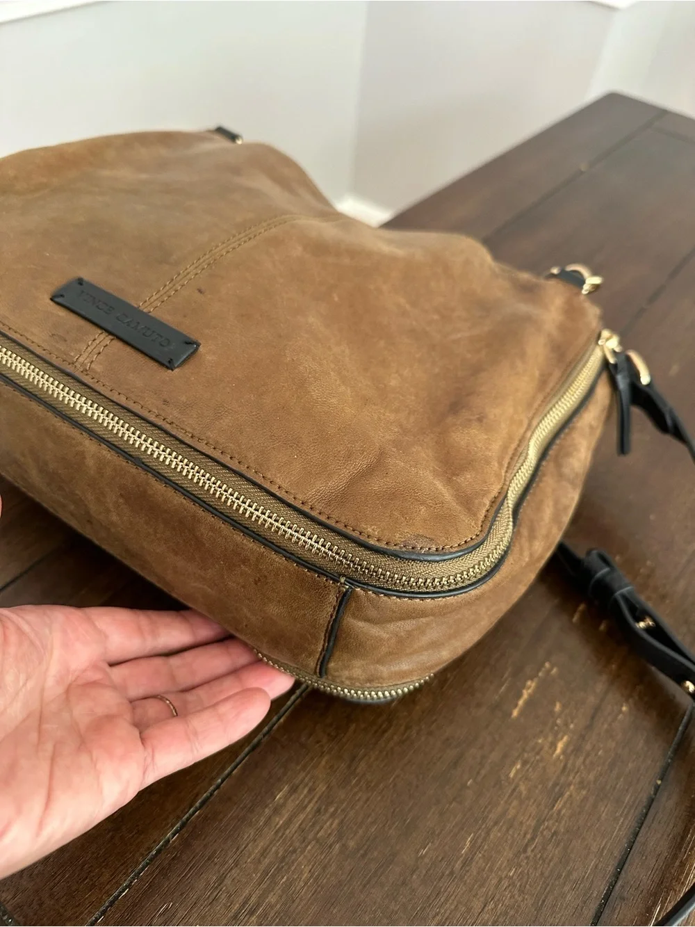 Vince Camuto Zelos flap messenger bag